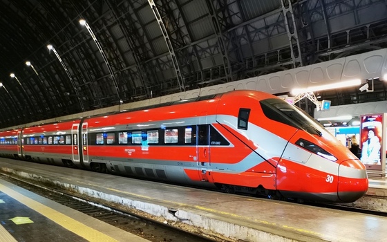 Trenitalia lancia il servizio di video-interpretariato in LIS nelle stazioni