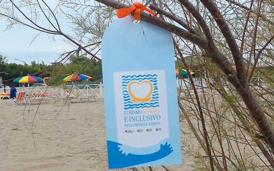 Cartellino accessibilità in spiaggia VEASYT Live! servizio di video-interpretariato da remoto LIS