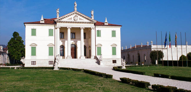 Facciata della Villa