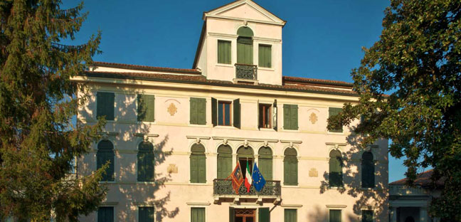 Facciata della Villa